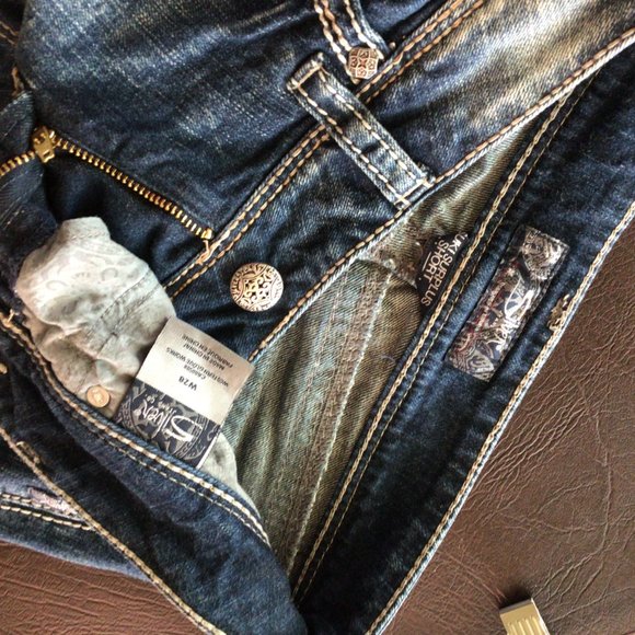 Silver Denim shorts low rise  W28 - Picture 4 of 4